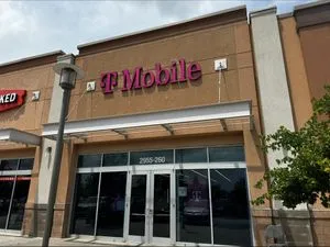 T-Mobile Akers Mill Square