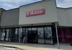 T-Mobile Elmwood