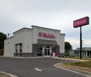 T-Mobile Hartselle Hwy 31 & Main St