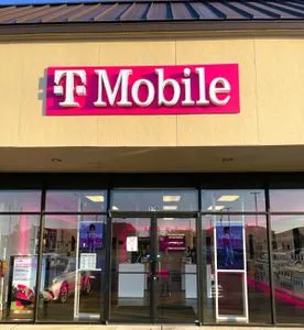 T-Mobile Hardy St & 29th Ave