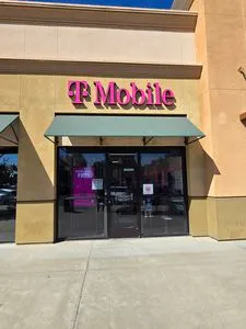 T-Mobile Commerce Ave & CA 99 S