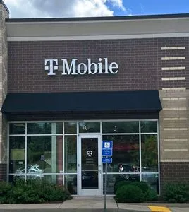 T-Mobile N Anderson & Indian Lakes Blvd
