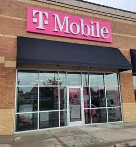 T-Mobile Lebanon Pike & Bonnasprings Dr
