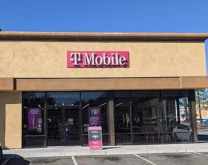 T-Mobile Highland Ave & Seine Ct