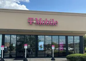 T-Mobile Mill Run Square