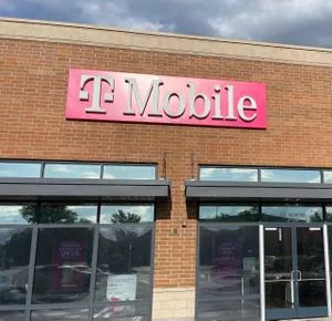 T-Mobile Mannheim Rd & I-290
