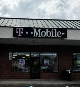 T-Mobile Liberty Ave & Fitzpatrick St