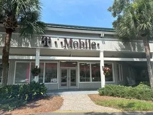 T-Mobile Wm Hilton Pkwy & Queens Way