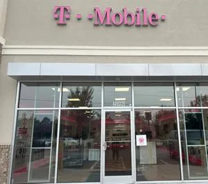 T-Mobile W Ogelthorpe Hwy and Veterans Pkwy