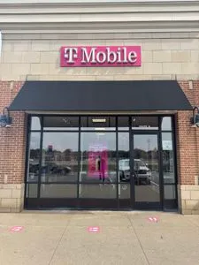 T-Mobile West Shore Dr & Riley St
