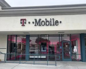 T-Mobile Hwy 25 & Sunset