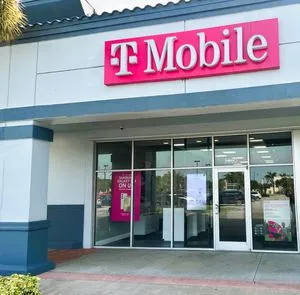 T-Mobile NE 41st Ter & SW 288th St