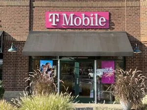 T-Mobile Amity St & E 5th Ave