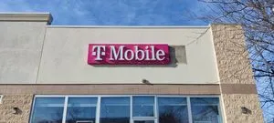 T-Mobile Halsted & Ridge