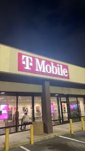 T-Mobile North Freeway & Goodson Dr