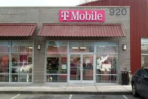 T-Mobile 15th St SW & Industry Dr