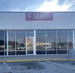 T-Mobile W Fuqua St & Hiram Clark Rd