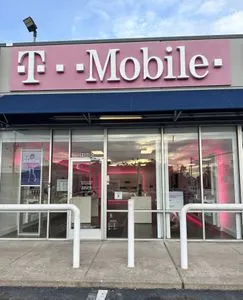 T-Mobile Cullen Blvd & Wilmington St