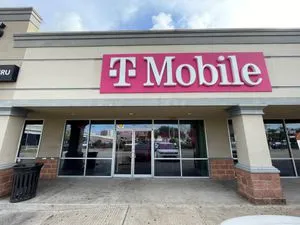 T-Mobile Hwy 59 & Hillcroft