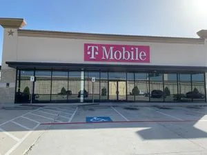 T-Mobile Hwy 290 & 34th