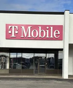 T-Mobile Fondren Rd & W Belfort Ave