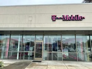 T-Mobile Kingwood & Lake Houston