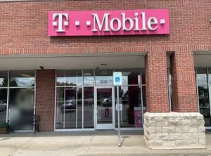 T-Mobile Shops At Westbury