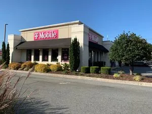 T-Mobile Sam Furr Rd & Northcross Dr