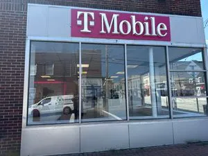 T-Mobile New York Ave & E Carver St
