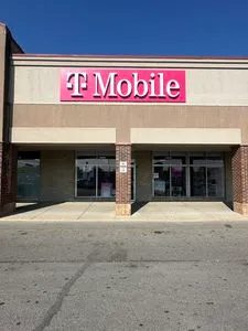 T-Mobile East St & E Sumner Ave
