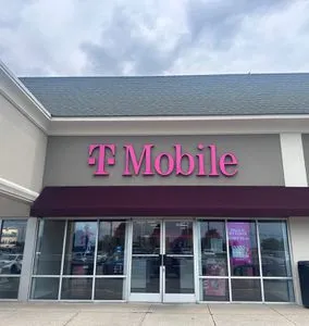 T-Mobile S Raceway Rd & Rockville Rd