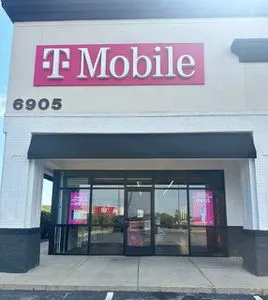 T-Mobile S Emerson Ave & Southport Ter