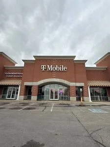 T-Mobile Michigan Rd & Signature Dr