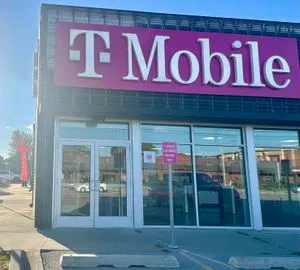 T-Mobile S Riverside Dr & Hwy 1 West