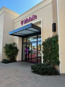T-Mobile Jeffrey & Roosevelt
