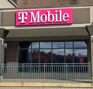 T-Mobile North Huntingdon Square