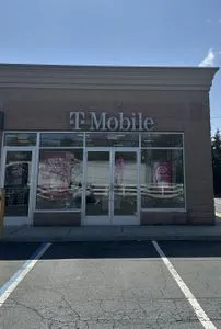T-Mobile Veterans Hwy & Suffolk Ave