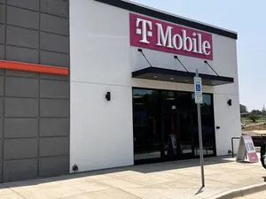 T-Mobile Pelham & Vann