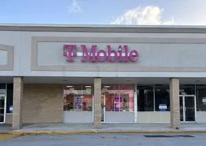 T-Mobile Richlands Hwy & Burgaw Hwy