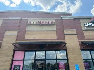 T-Mobile East 10th Street