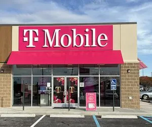 T-Mobile W Interstate Dr & Elton Rd
