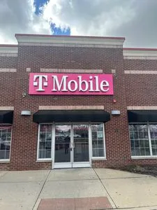 T-Mobile Jefferson Street & Caterpillar