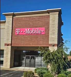 T-Mobile S Range Line Rd & 18th St
