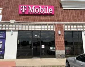 T-Mobile 32nd St & Indiana Ave