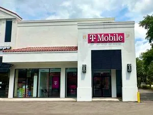 T-Mobile Indiantown Rd & Pennock Ln