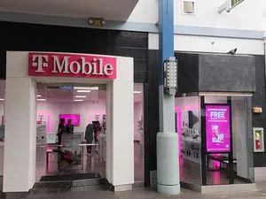 T-Mobile Queen Kaahumanu Center