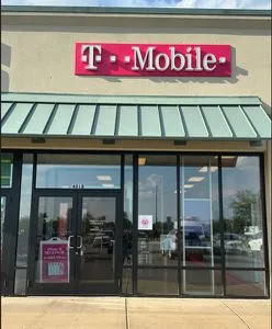T-Mobile Riverstone & Marcotte Rd