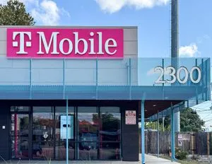 T-Mobile S Lamar Blvd & Goodrich Ave