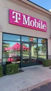 T-Mobile Kaysville Commons