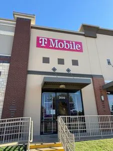 T-Mobile Ih-35 & Hwy 71